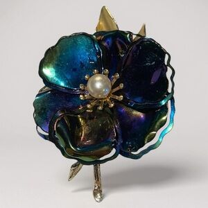 🌸✨ Meet “The Iridescent Enchanted Bloom Brooch” ✨🌸